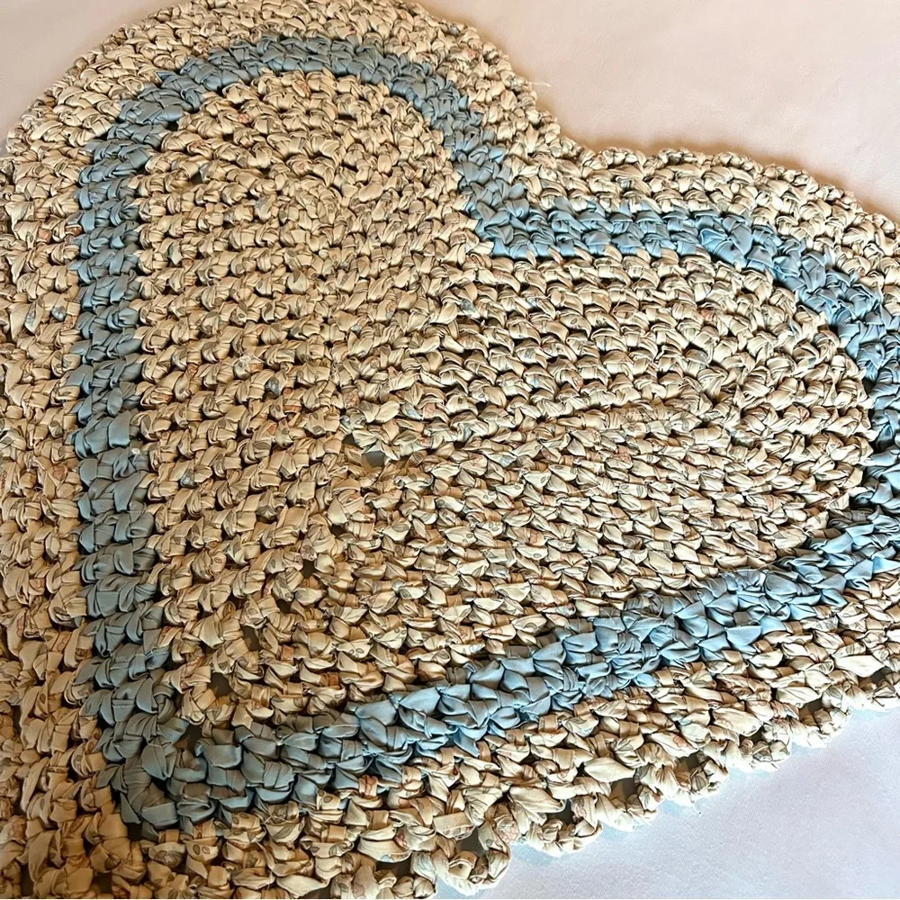 small vintage cottage chic heart shaped rag rug
